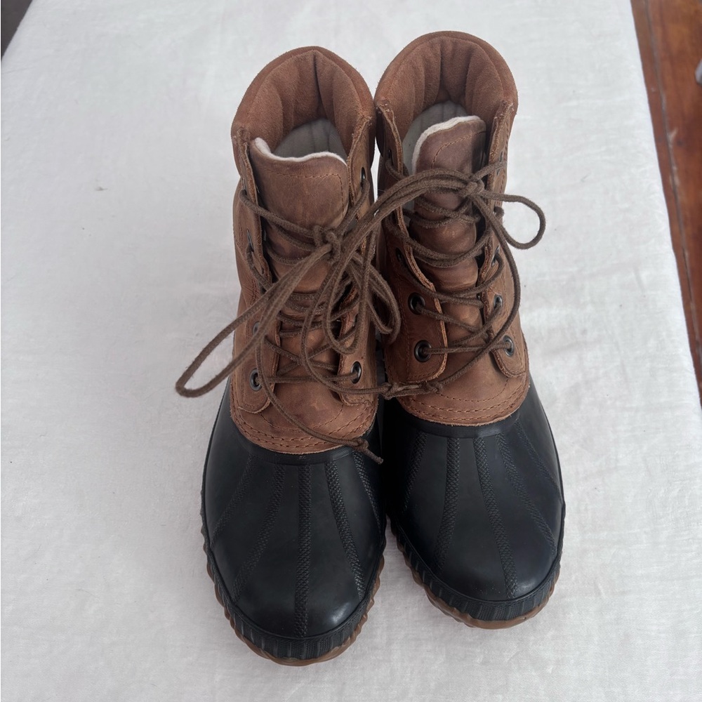 Men’s Sorel Caribou Waterproof Lace Up Snow boots Size 9.5